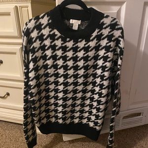 Black H&M Houndstooth Sweater